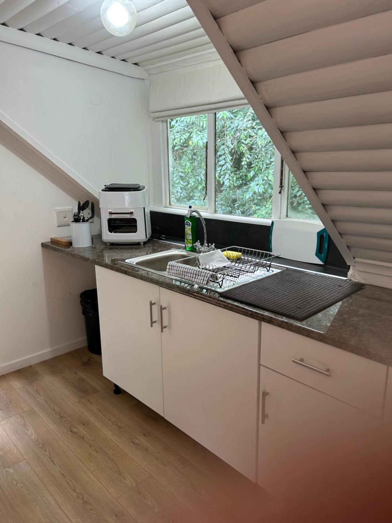 Fyndraai Bachelors Flat *